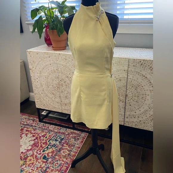 Elegant Yellow Halter Dress - Picture 2 of 10